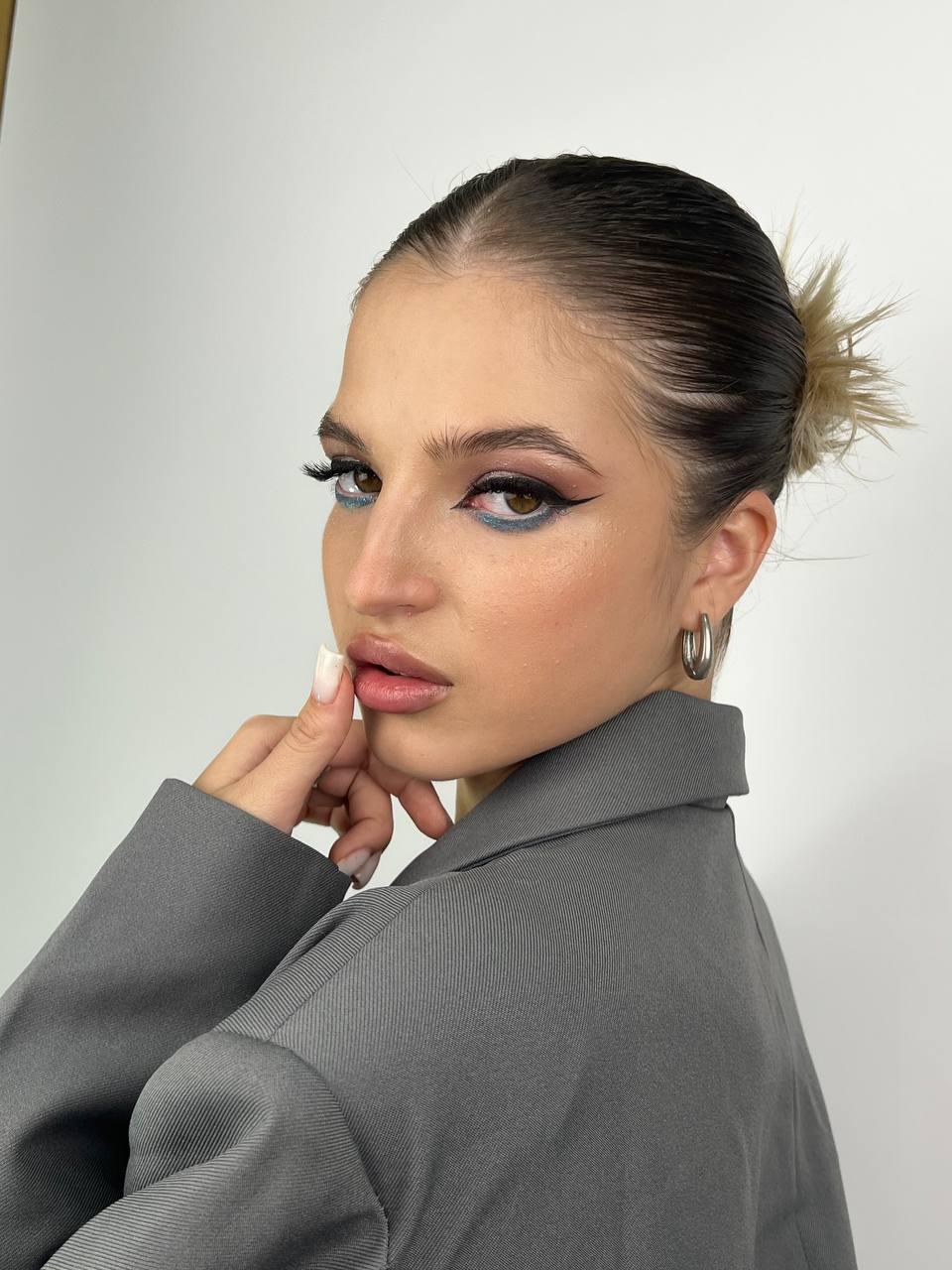AlishaEpling from France