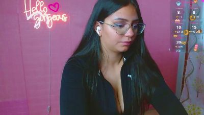 karol_09 from Colombia